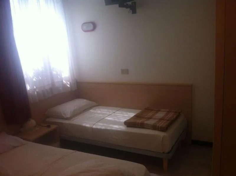 ***  Hotel Mazzini Italy